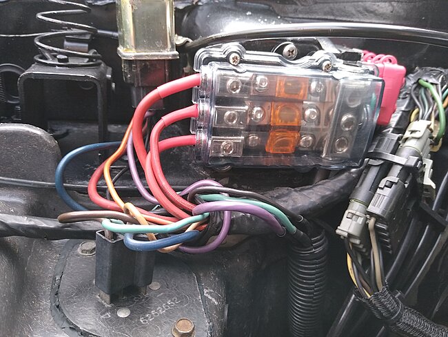 Main fuse panel, eliminates troublesome fusible links.jpg