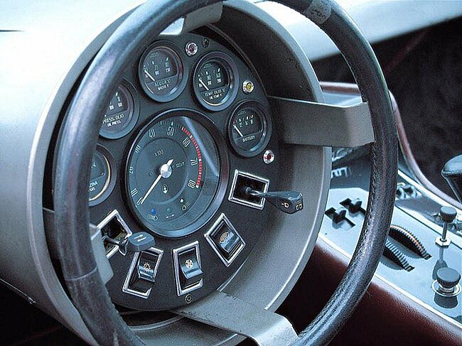 steering wheel 1970 renault proto type.jpg