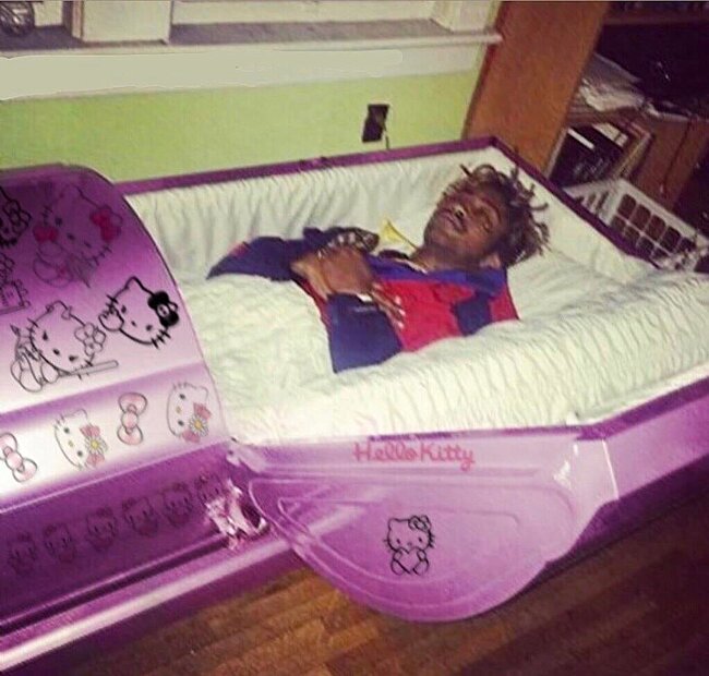 Click image for larger version

Name:	hello kitty coffin.jpg
Views:	1
Size:	94.3 KB
ID:	57563